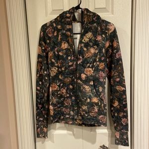 Lululemon zip up jacket size 4